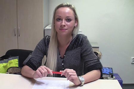 #28 Veronika 11